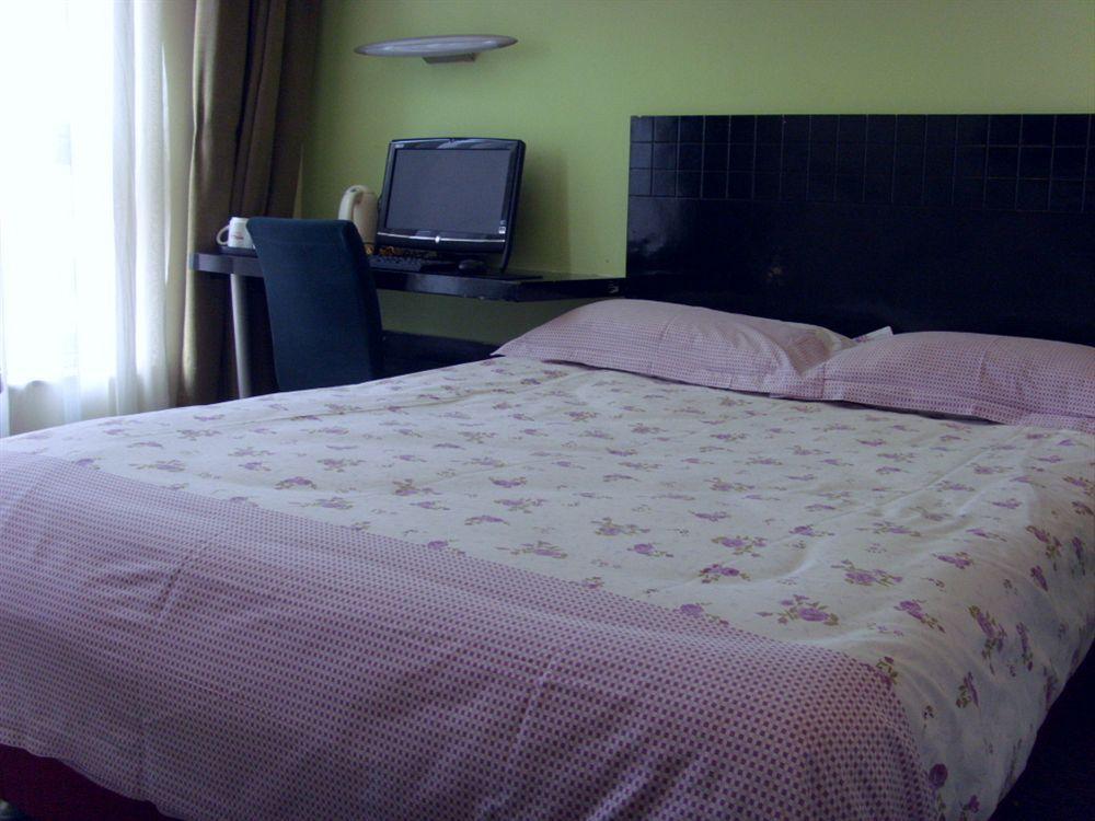 Hotel Selected